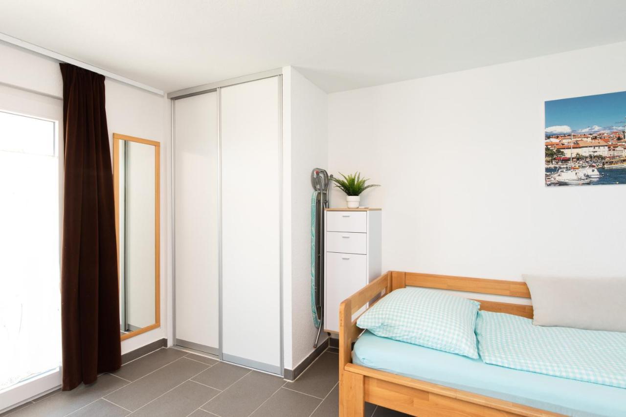 Apartments Oleander คิร์ก ภายนอก รูปภาพ