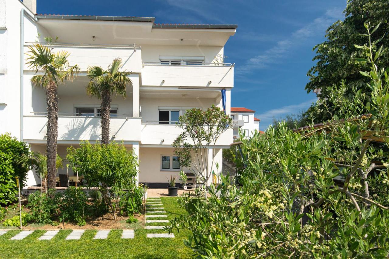 Apartments Oleander คิร์ก ภายนอก รูปภาพ